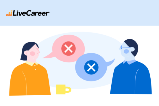 Illustration with two employees facing each other. X-marked speech bubbles indicate trust issues at work.